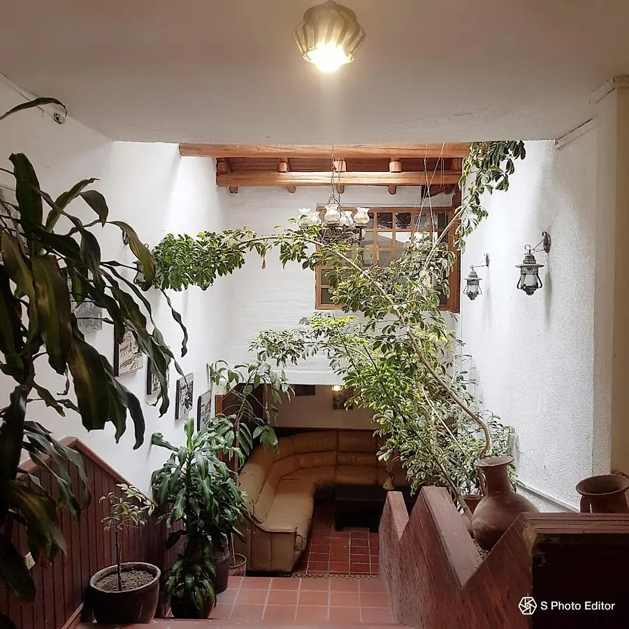 Pensión Hostal La Catolica Quito