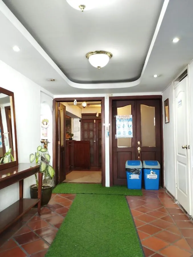 Hostal La Catolica Quito Guest house